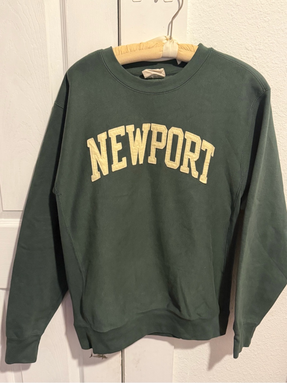 Sporto Men's Crewneck Sweatshirt in Dark Green with Cream Lettering